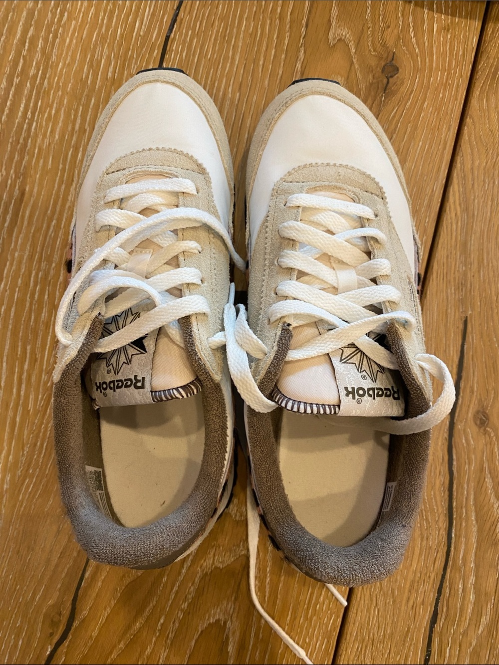Reebok Women's White and Beige Low-Top Athletic Sneakers